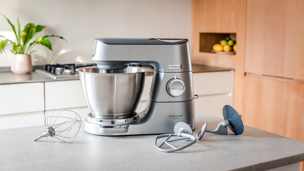 Küchenmaschine Kenwood 1200W 5LT CHEF TITAN.