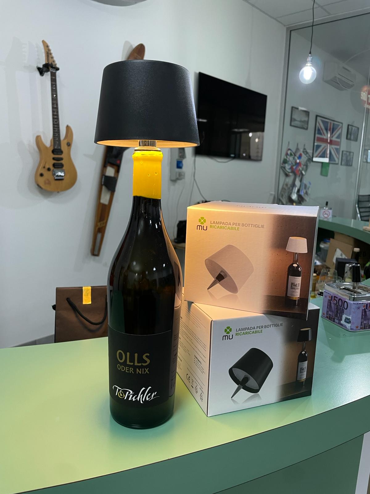 LED Flaschenleuchte schwarz.